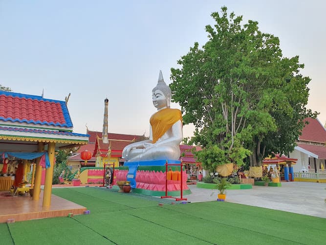 วัดพระปรางค์สามยอด