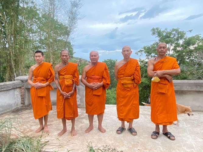 วัดเขาน้อย, อำเภอสัตหีบ, ชลบุรี