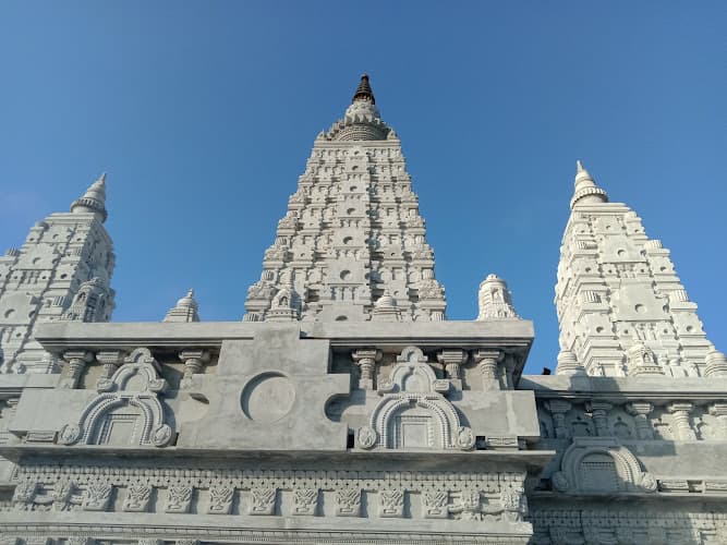 วัดถ้ำพระบำเพ็ญบุญ