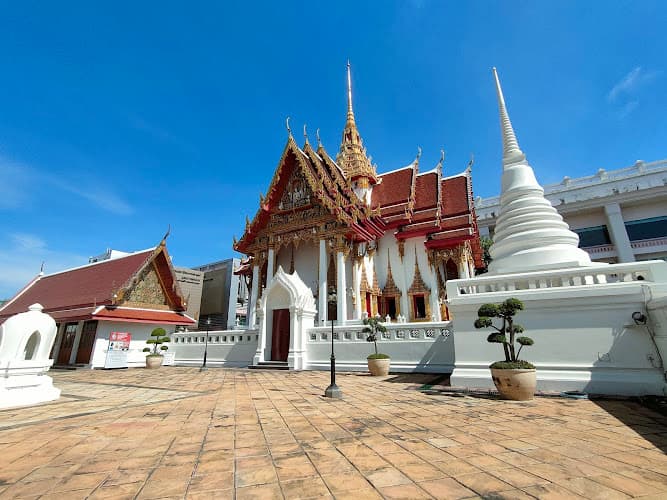 วัดเทวราชกุญชรวรวิหาร, อำเภอดุสิต, กรุงเทพมหานคร