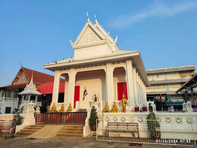 วัดพิชัย