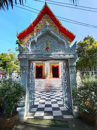 วัดบางบัวทอง