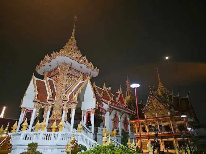 วัดแจ้งลําหิน