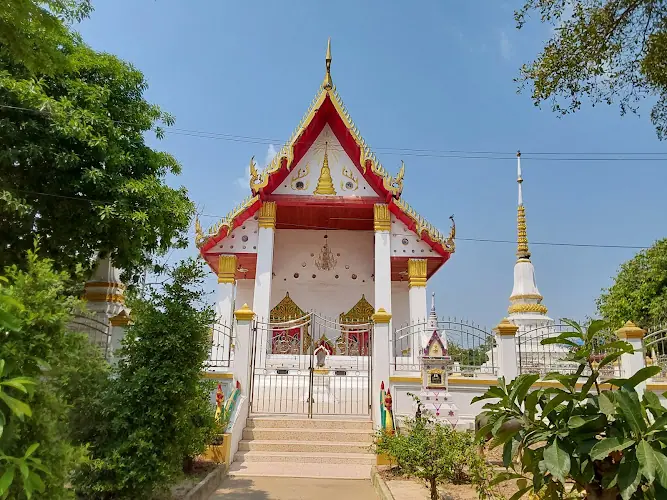 วัดสนามไชย(บ้านป้อม)