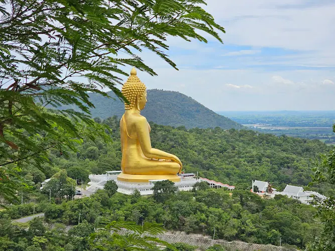 วัดเขาวงพระจันทร์, อำเภอโคกสำโรง, ลพบุรี
