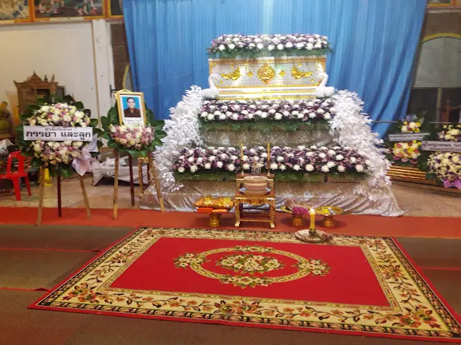 วัดเพลียขวา
