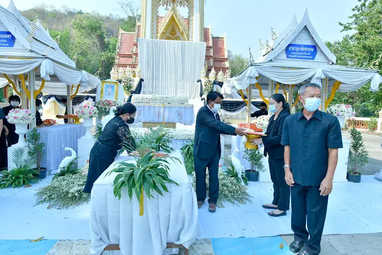 วัดพนมรอก, อำเภอท่าตะโก, นครสวรรค์