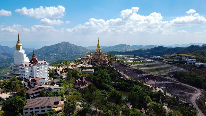 วัดพระธาตุผาซ่อนแก้ว