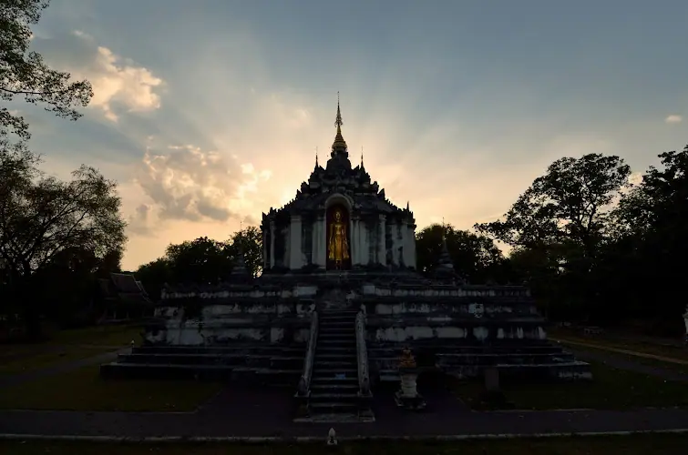 วัดพระยืน