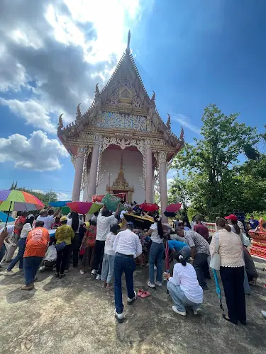 วัดดินทอง