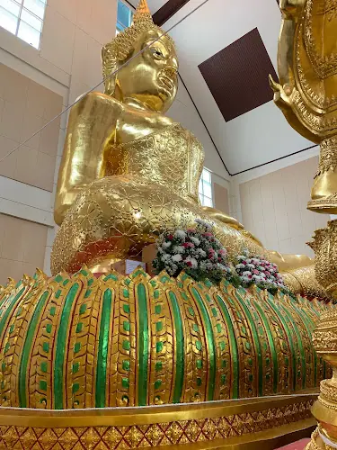 วัดกลางดง