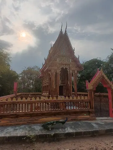 วัดถํ้าอินทร์แปลง
